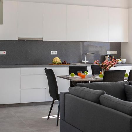 Villa Andre, Walking Distance To Coral Bay Пея Екстериор снимка