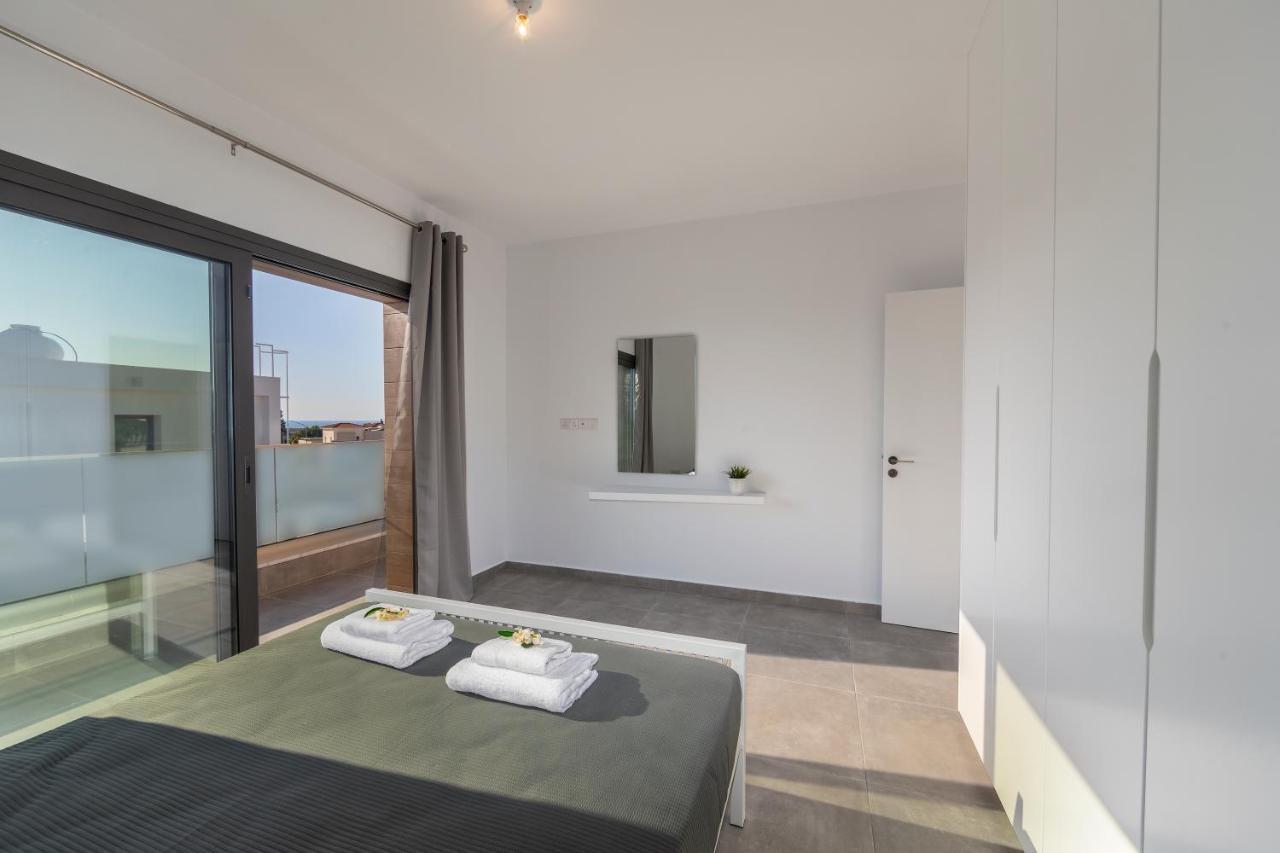 Villa Andre, Walking Distance To Coral Bay Пея Екстериор снимка