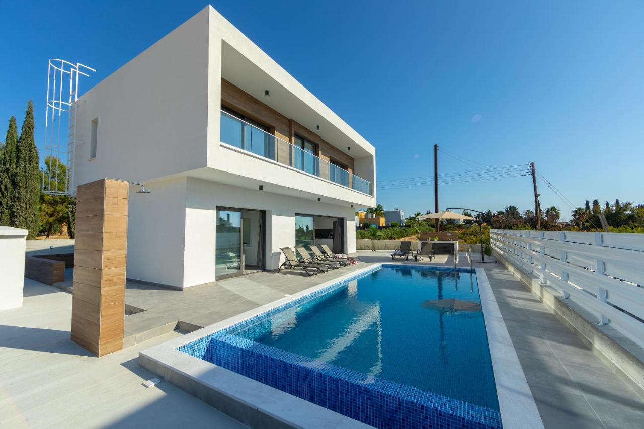 Villa Andre, Walking Distance To Coral Bay Пея Екстериор снимка