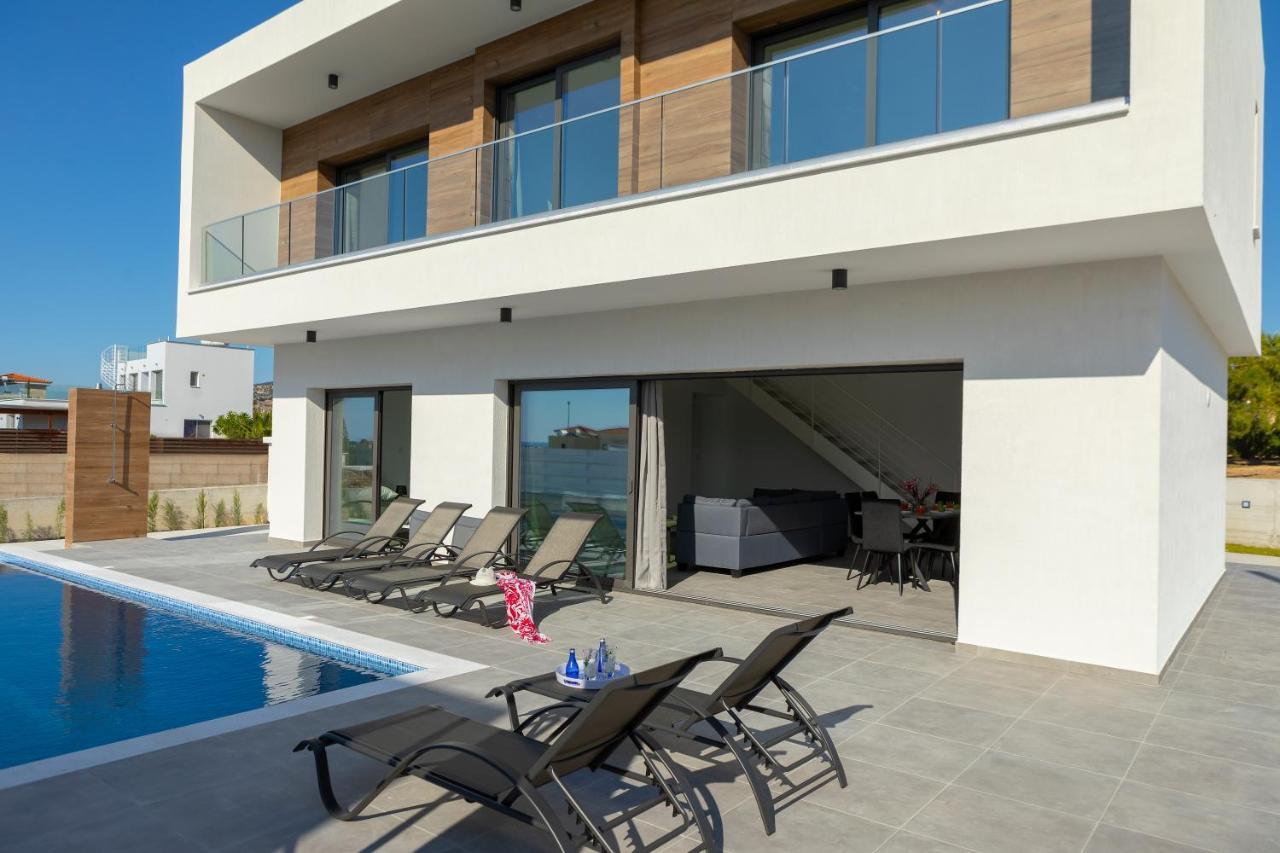 Villa Andre, Walking Distance To Coral Bay Пея Екстериор снимка